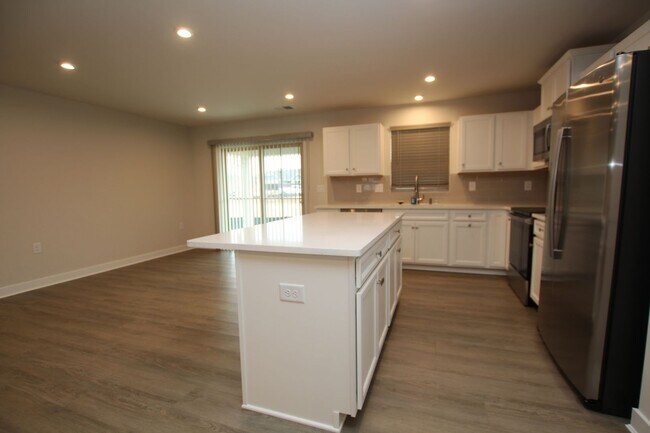 Building Photo - Nothing Beats New Contstruction!