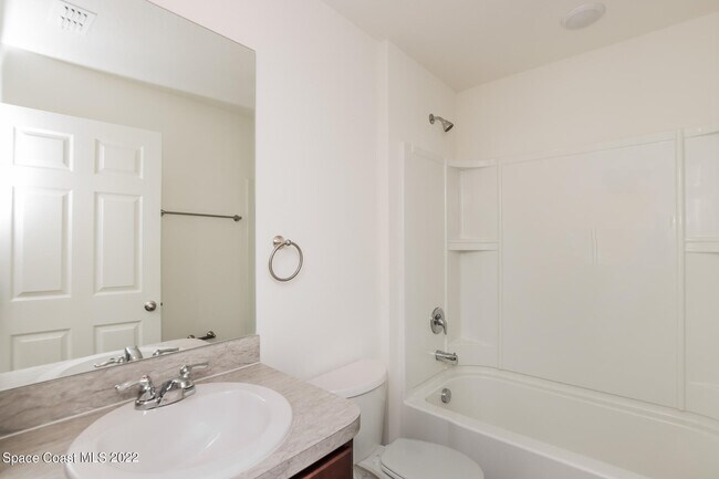 Building Photo - 3270 Hale Ave