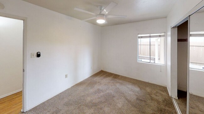 Building Photo - 3BD/2BA, Large Rooms, Patio!
