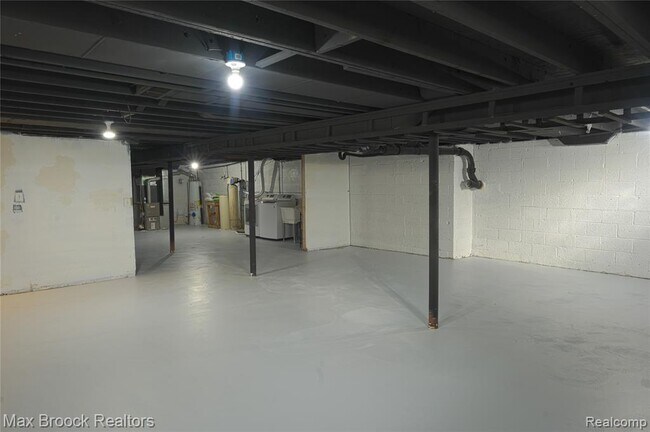 Building Photo - 23645 W Newell Cir