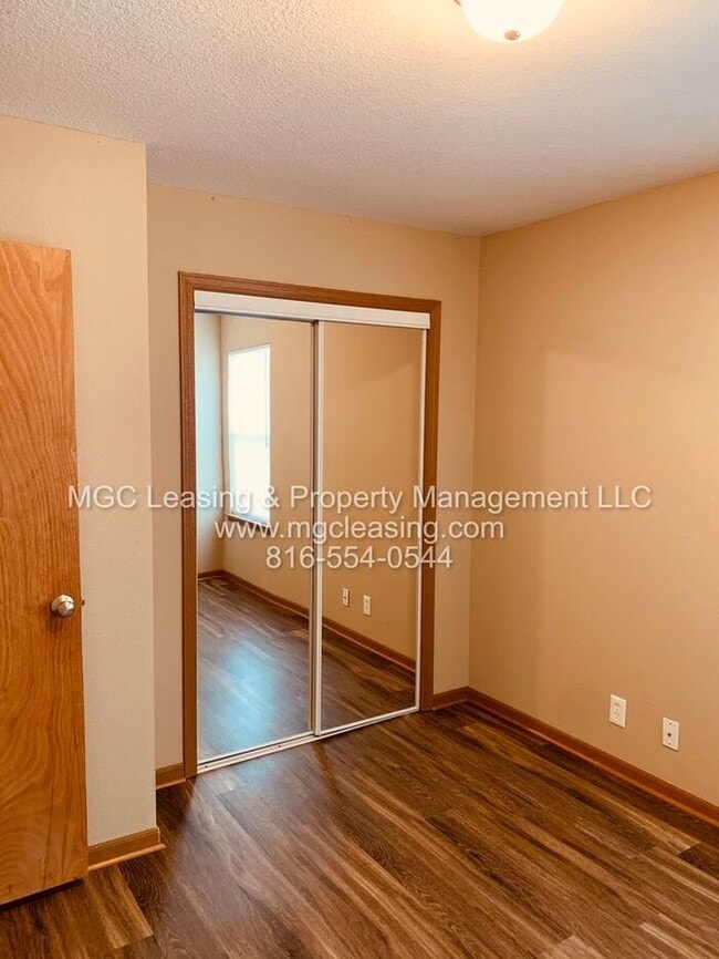 Building Photo - Charming Ranch Duplex in the Heart of Lone Jack - Ready Now!