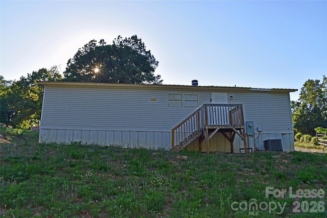 Building Photo - 1844 Drew Dr