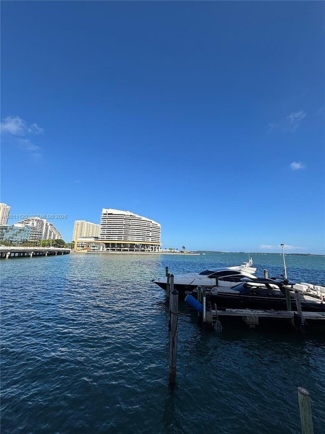 Building Photo - 999 Brickell Bay Dr