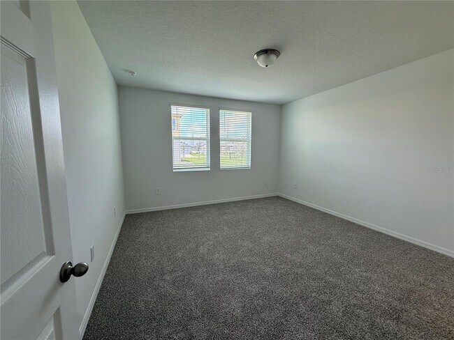Building Photo - 1373 Current Pl