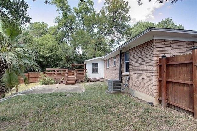 Building Photo - 8115 Claremont Dr