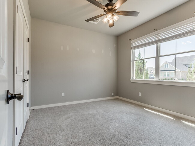 Building Photo - 3212 Hayven Cir