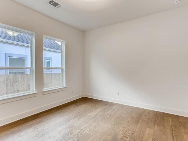 Building Photo - 12016 Mesa Verde Dr