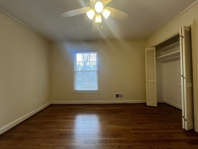 Building Photo - Beautiful Home!