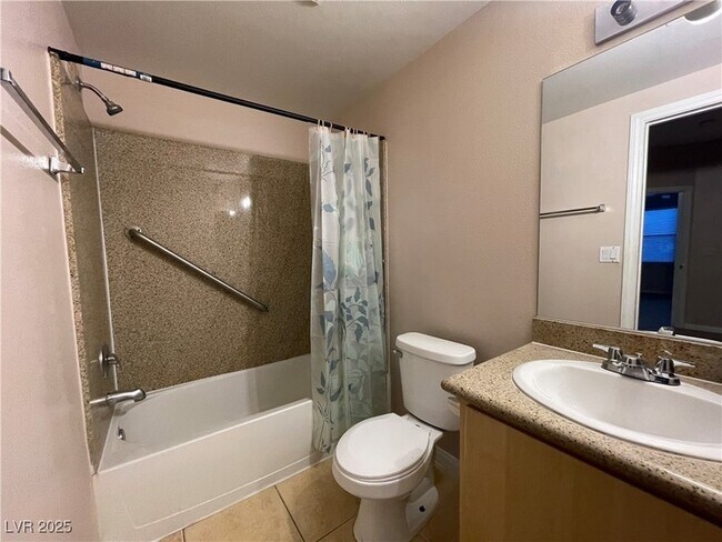 Building Photo - 8000 W Badura Ave