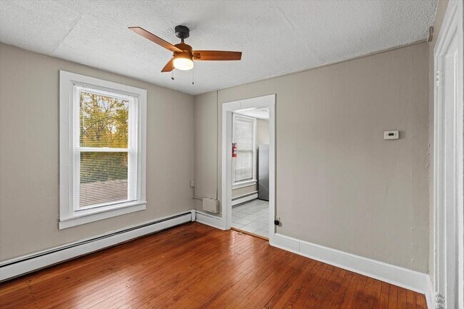 Building Photo - 329 E Union St