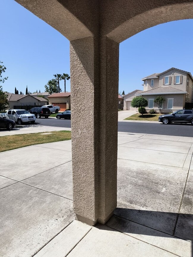 Building Photo - 4 Bedroom Coming Soon In Elk Grove!