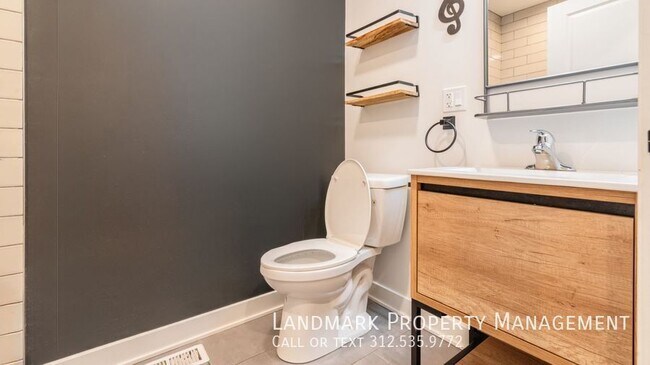 Building Photo - 2038 W 21st St