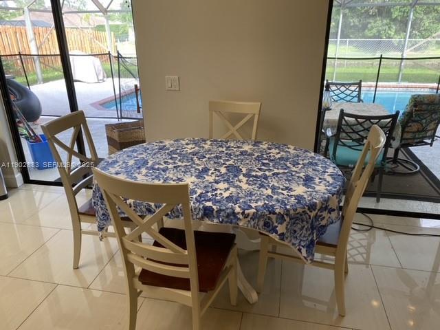 Building Photo - 13647 Barberry Dr