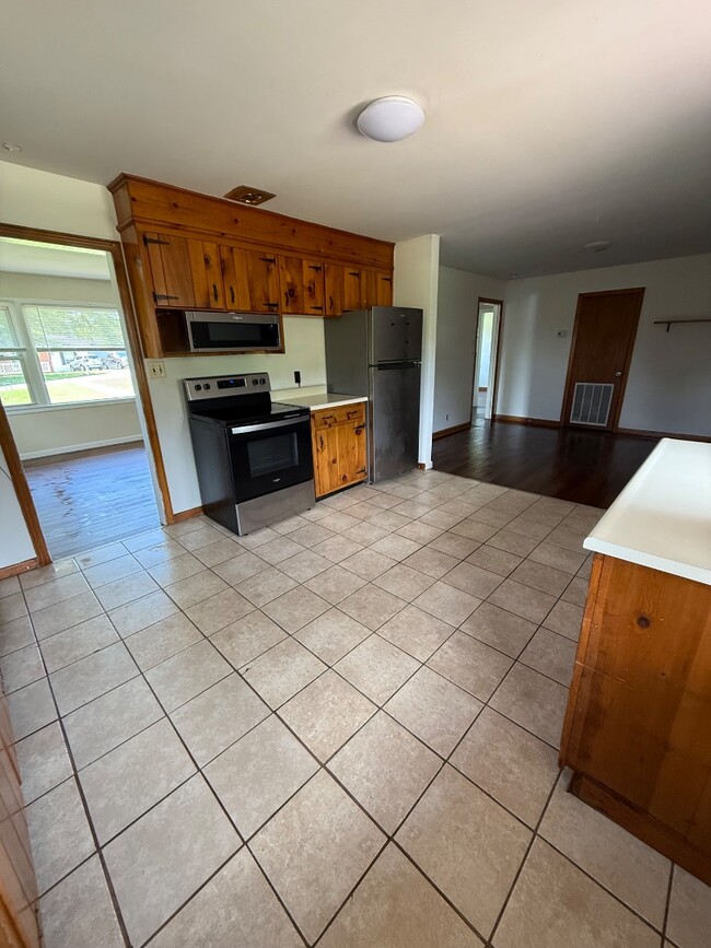 Building Photo - 275 Bellmeade Dr