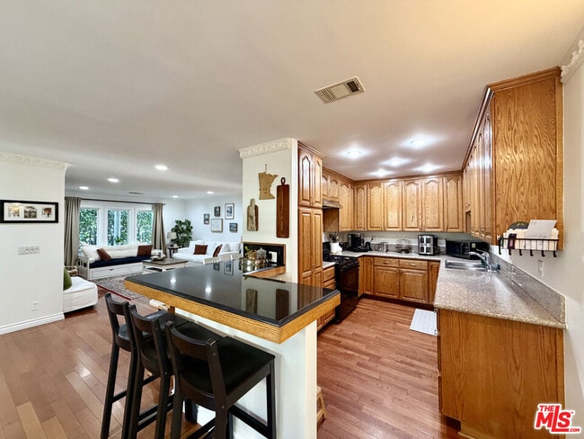 Building Photo - 7764 Fountain Ave