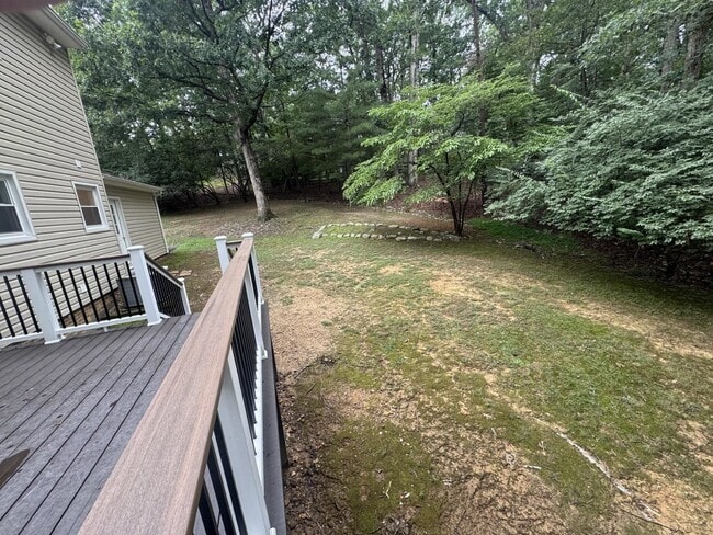 Building Photo - 250 Bobcat Ln