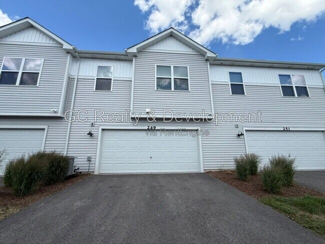 Building Photo - 249 Kingsport Dr