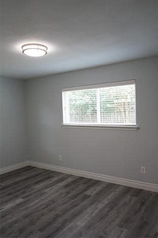 Building Photo - 2902 Stratford Ct