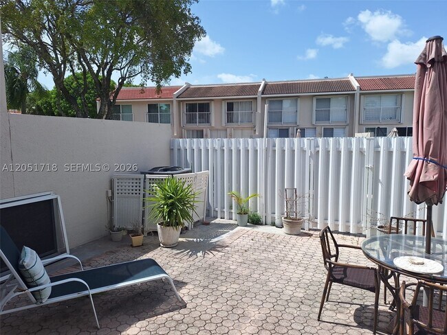 Building Photo - 10241 NW 52nd Ln