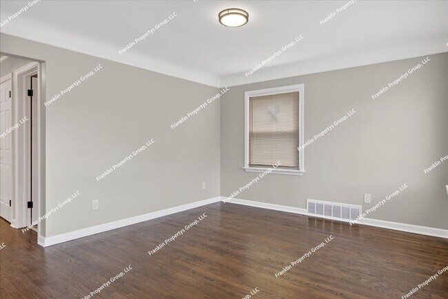 Building Photo - Fully Renovated 3-Bedroom Brick Bungalow in Detroit, 48235