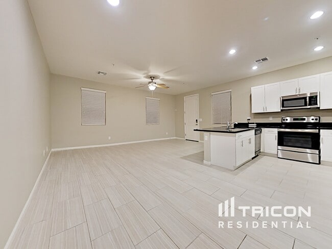Building Photo - 12597 W Steed Ridge