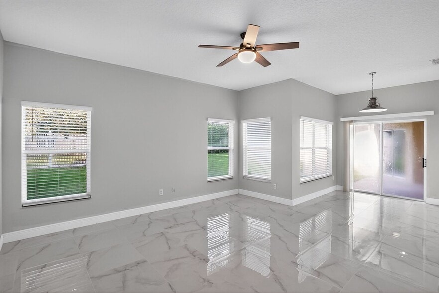 Building Photo - 10181 Marsh Pine Cir