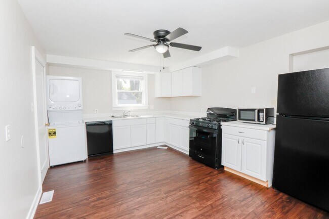 Building Photo - 9262 Coleman Ave