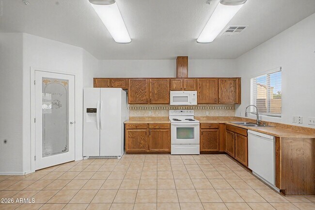 Building Photo - 8748 W Wood Dr