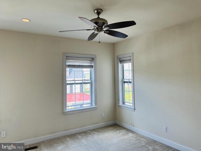 Building Photo - 107 Shilling Ave