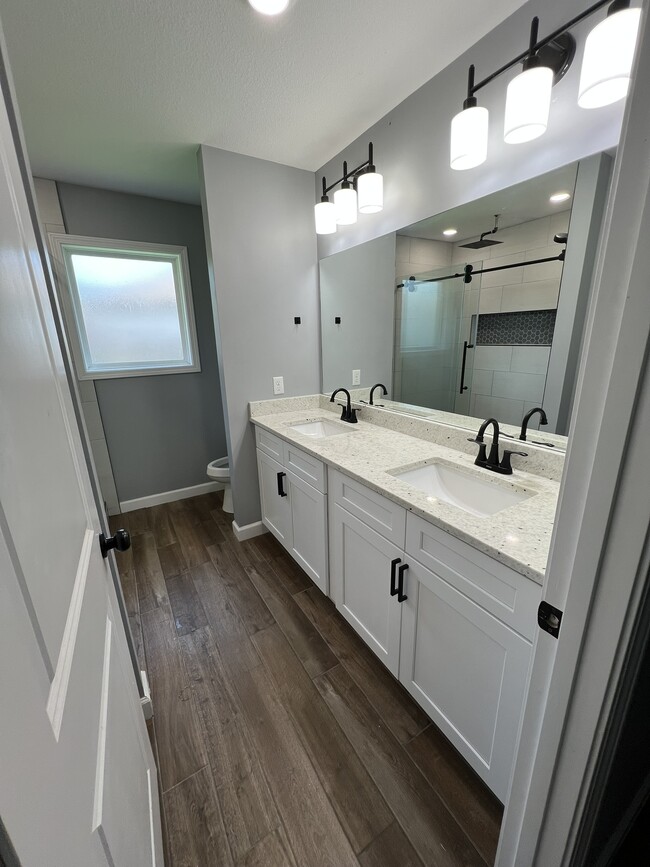 Building Photo - 701 Troy Cove