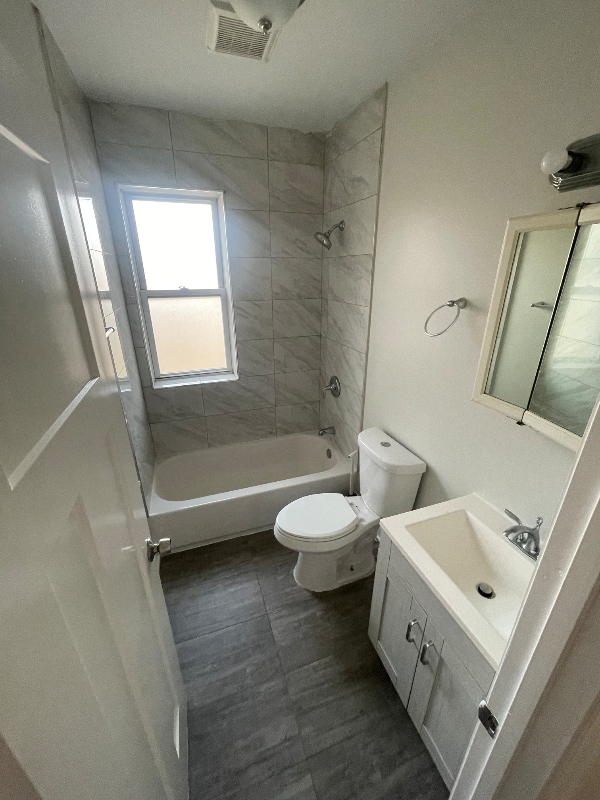 Building Photo - 45 E 74th St