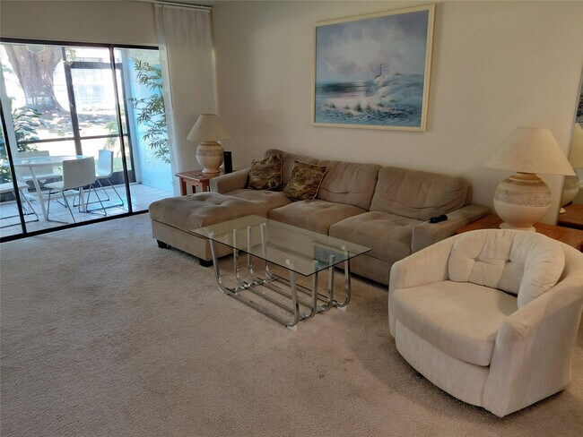 Building Photo - 2265 SW 15th St