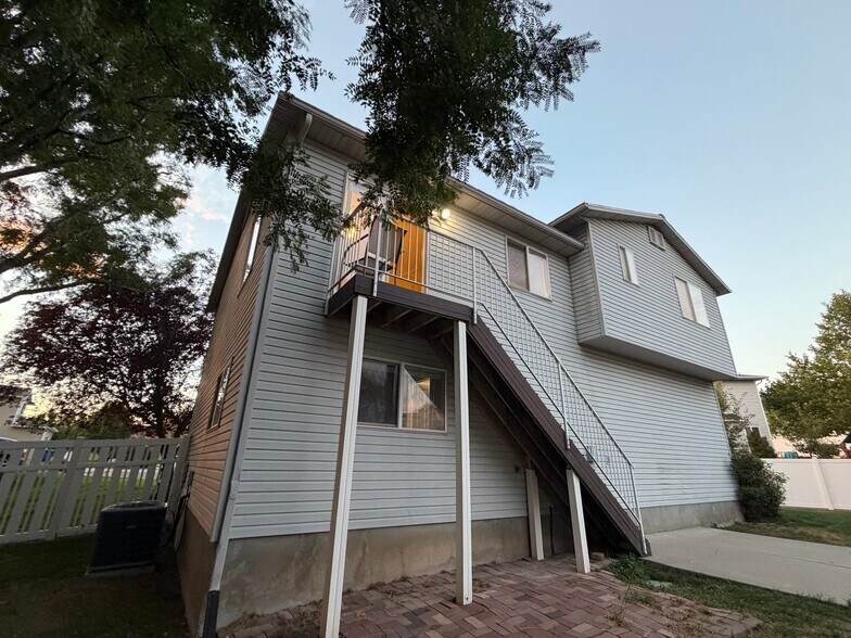 Building Photo - 482 S 1300 E