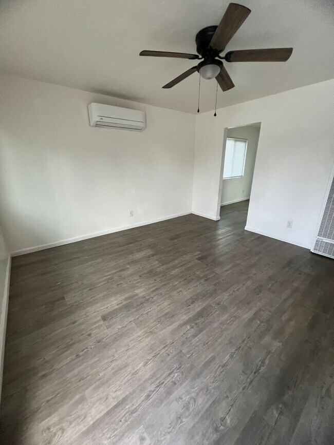 Building Photo - 808-809 Farmersville Blvd