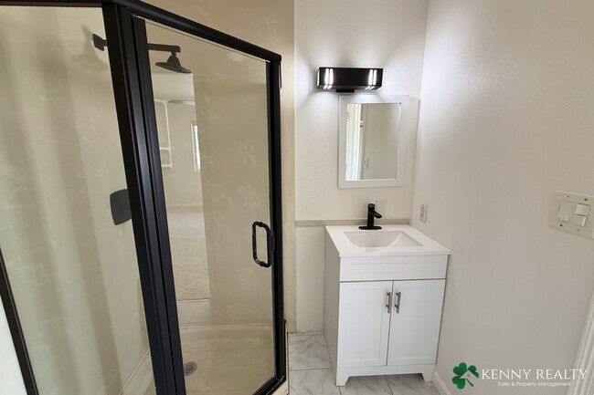 Building Photo - Beautifully Remodeled 4 Bed Home with Loft + Prime Location