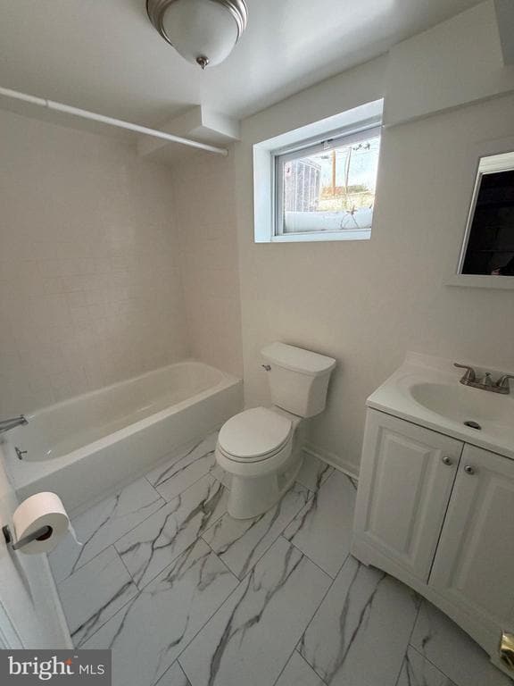 Building Photo - 1304 S Walter Reed Dr