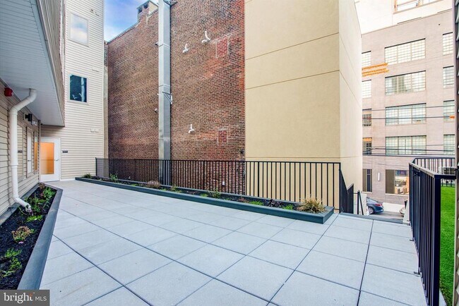 Building Photo - 1643 N 2nd St