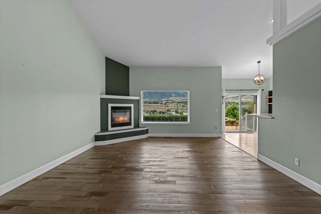 Building Photo - Beautiful Aspen Shores Home – 3 Bed, 1.75 ...