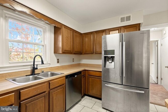 Building Photo - 13814 Leighfield St