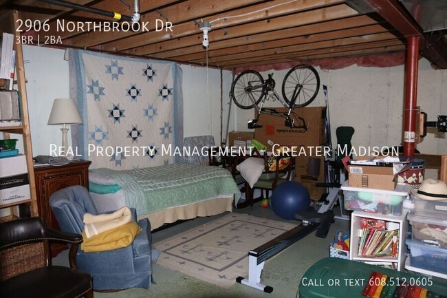 Building Photo - 2906 Northbrook Dr