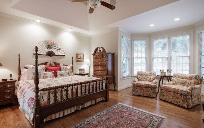 Building Photo - Luxury Waterfront Rental in Gated Montebello Community