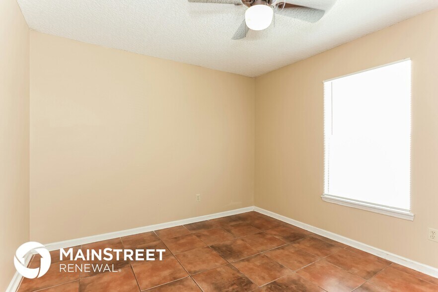 Building Photo - 5054 Knightsbridge Cir N