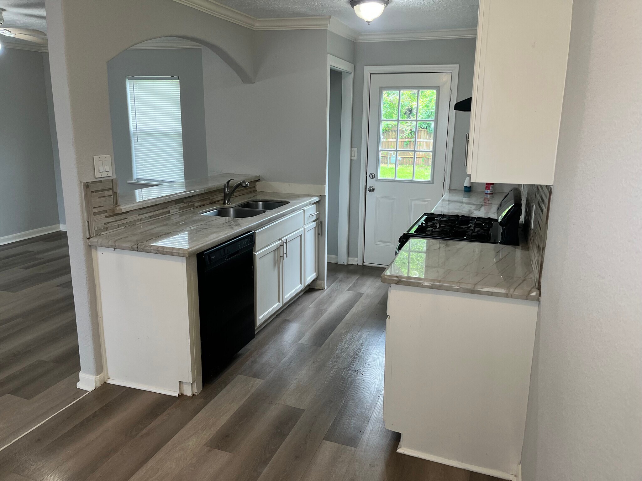 Building Photo - 6817 Anderson St