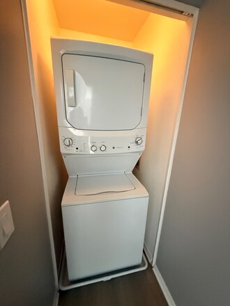 Washer & Dryer - 40 Vassar Aisle