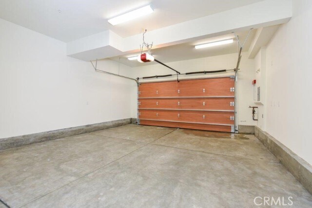 Building Photo - 8 Last Bloom