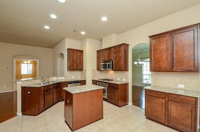 Building Photo - 6022 Preserve Ln