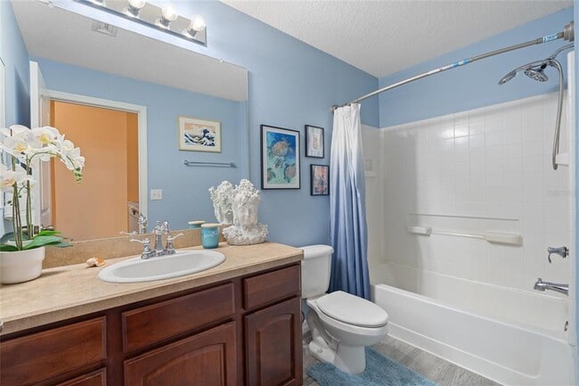 Building Photo - 6714 Breezy Palm Dr