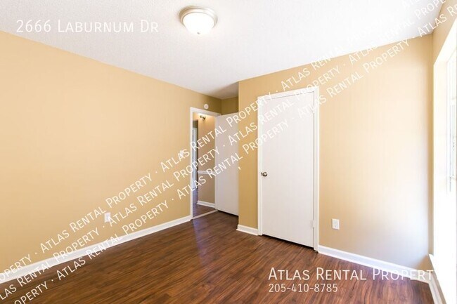 Building Photo - 2666 Laburnum Dr