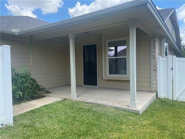 Building Photo - 1513 Big Bend Dr