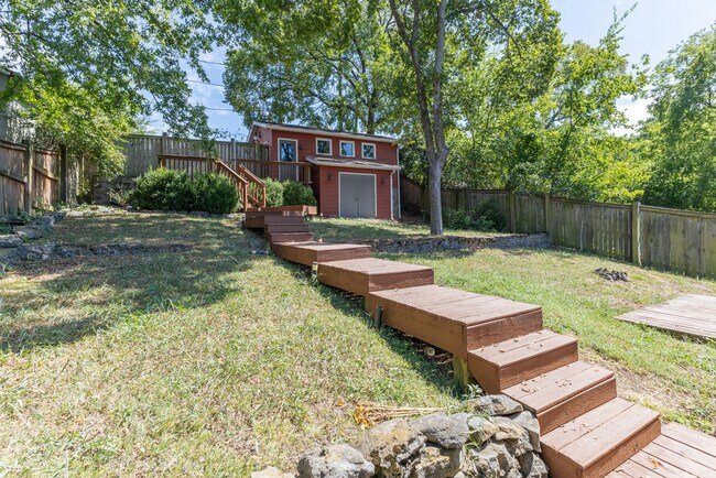 Building Photo - 2104 15th Ave S